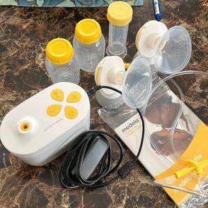 Medela pump in style with accessories